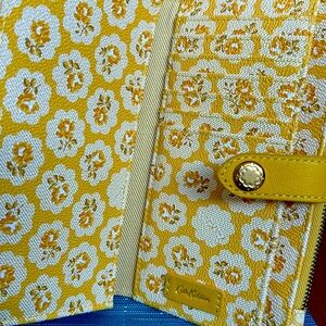 Authentic Cath Kirstin Wristlet Wallet Billfold Sunny Yellow Leather w/ Wristlet